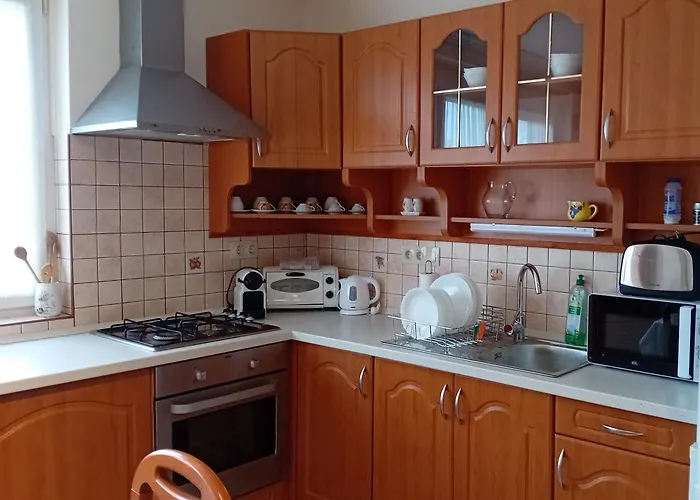 Home Apartman 아파트 케츨리