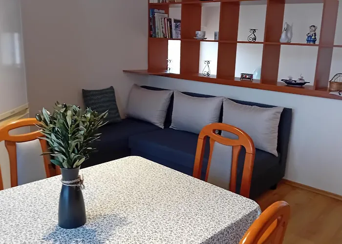 아파트 Home Apartman